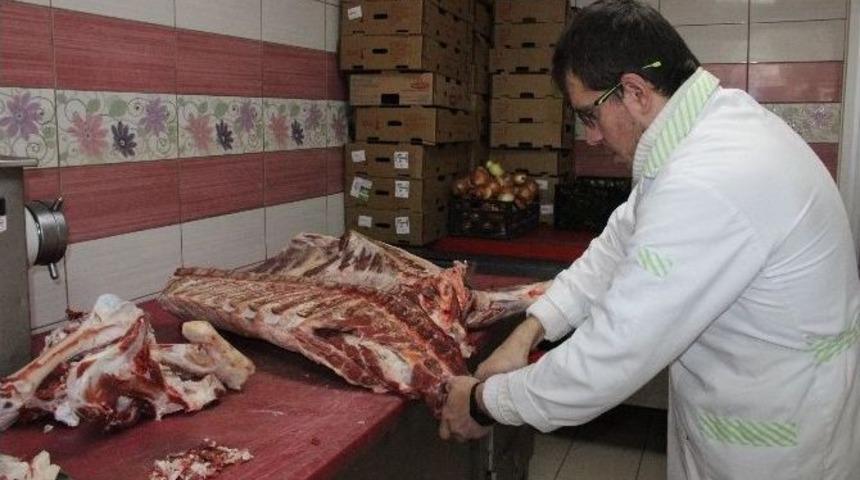 Şap, &Uuml;reticiyi De Kasabı Da Mağdur Ediyor