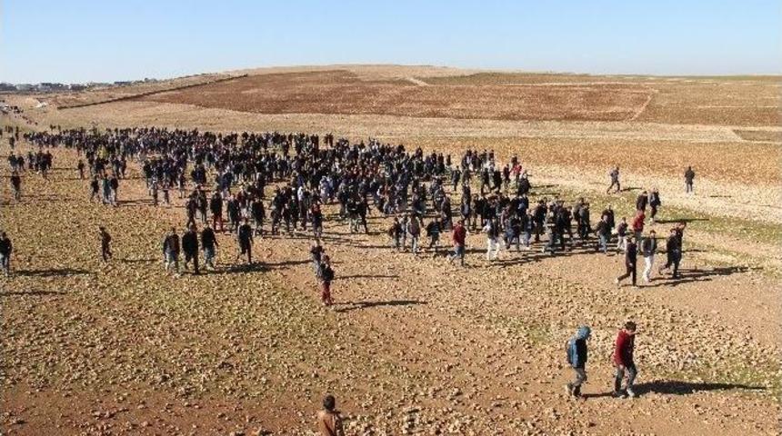 İdil’de Yüzlerce Kişi Cizre’ye Doğru Yola Çıktı