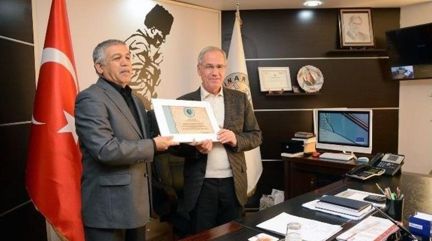 Saffet Acar&rsquo;a T&uuml;rk Ocaklarından "şeref &Uuml;yesi Belgesi"