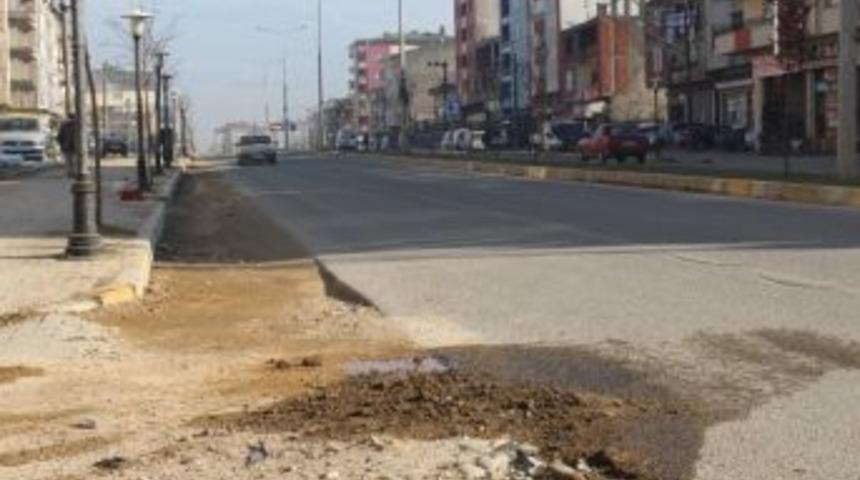 Otomobilin &Ccedil;arptığı Yaşlı Adam Yaralandı