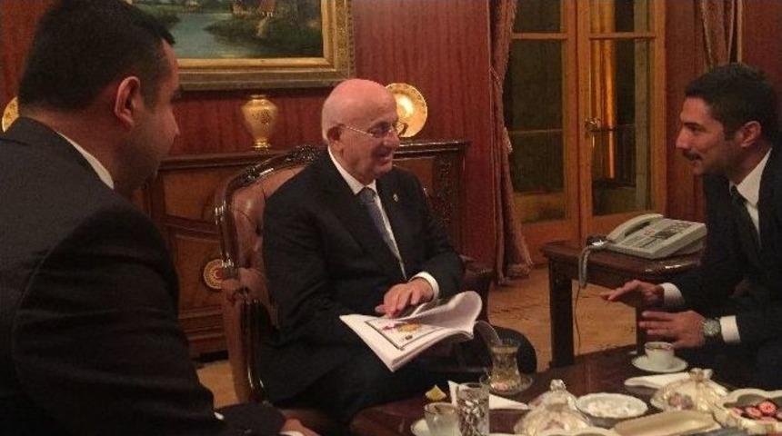 Birlik Vakfı Y&ouml;neticileri, Tbmm Başkanı İsmail Kahraman&rsquo;ı Ziyaret Etti