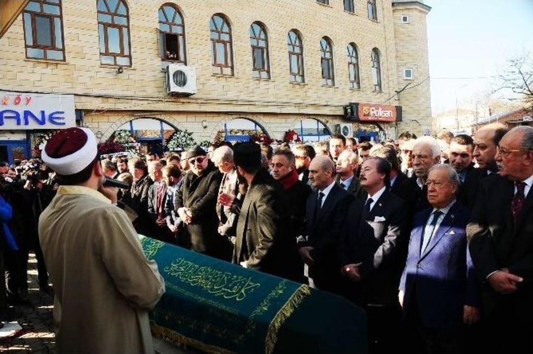 &rsquo;oflu İsmail&rsquo;in Cenaze T&ouml;reninde Kalabalık Sokağa Taştı