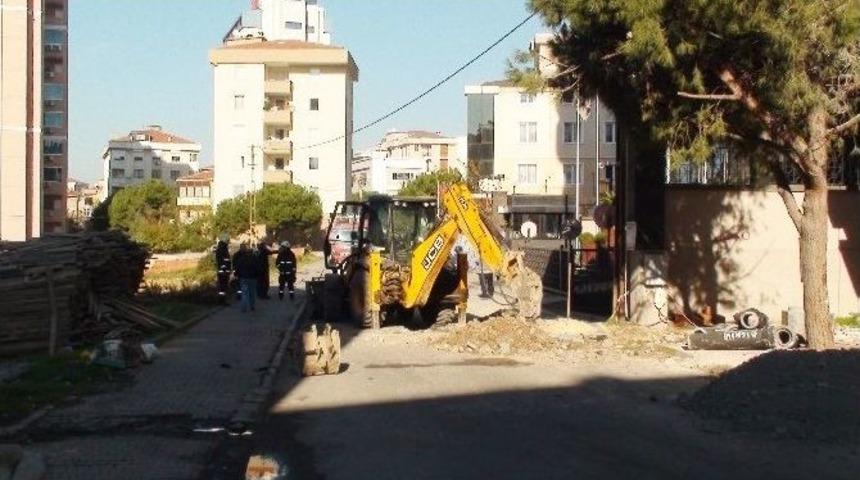 Patlayan Doğalgaz Borusu Mahalleliyi Sokağa D&ouml;kt&uuml;