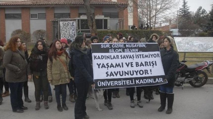 &Uuml;niversite &Ouml;ğrencilerinden &rsquo;savaşa Hayır&rsquo; Eylemi