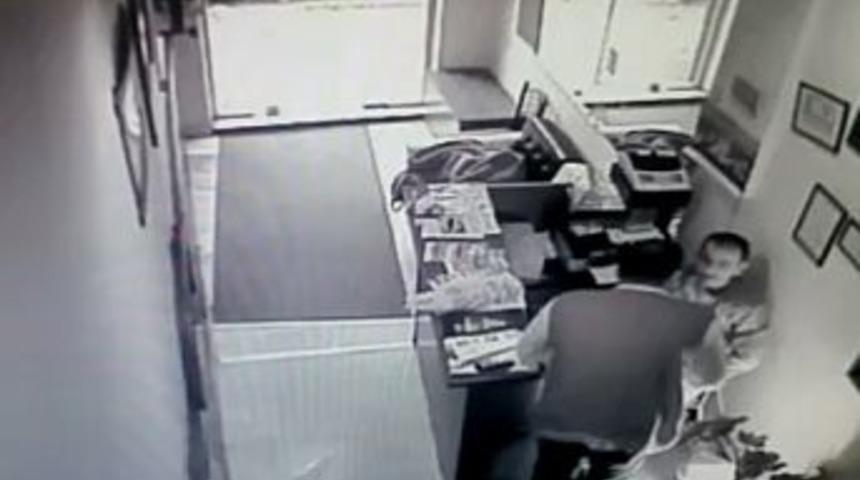 İş Yerine Gelerek Silahla Tehdit Etti