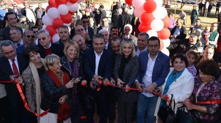 Muratpaşa Belediyesi D&ouml;rt Parkı Aynı Anda A&ccedil;tı