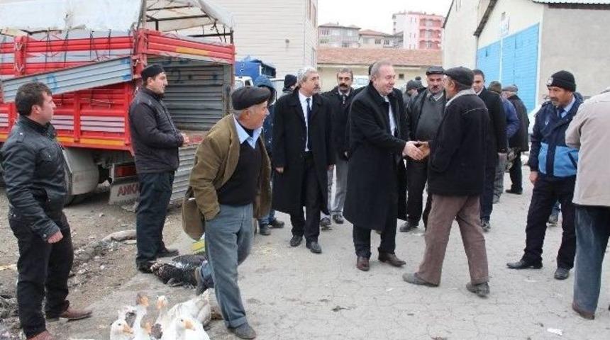 Başkan Şahiner Pazar Esnafını Ziyaret Etti