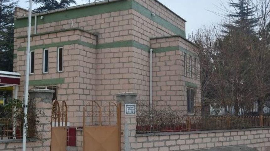 Yeni İsmi Hamza Bey İlkokulu Oldu