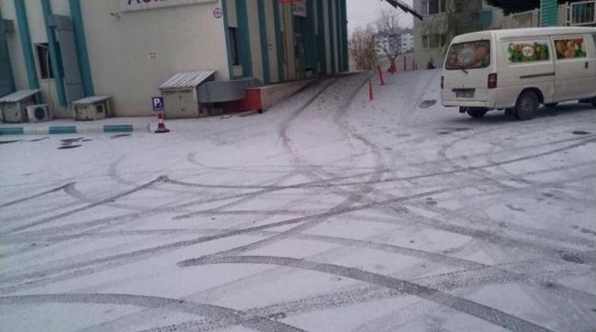 Boz&uuml;y&uuml;k&rsquo;te Kış Ayının İlk Tuzlama &Ccedil;alışması Yapıldı