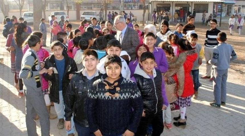 Başkan Kale&rsquo;den &Ouml;ğrencilere Yeni Yıl Hediyesi