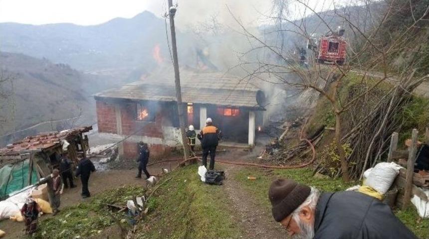 Kabad&uuml;z&rsquo;de Ev Yangını