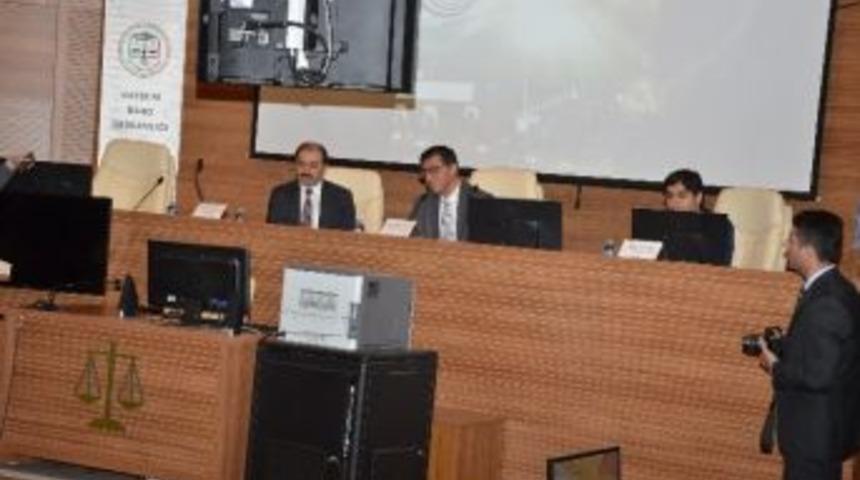 Vali D&uuml;zg&uuml;n Kayseri Arabuluculuk Merkezi A&ccedil;ılışına Katıldı