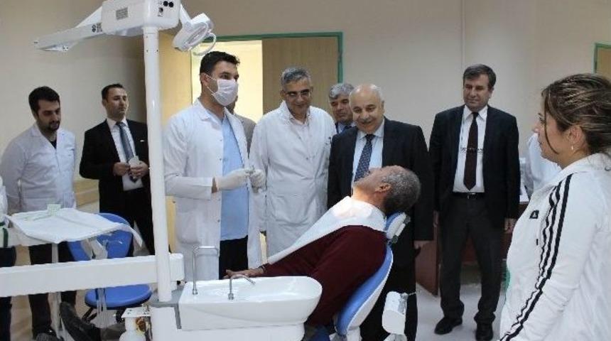 Diş Hekimliği Fak&uuml;ltesi Hasta Kabul&uuml;ne Başladı