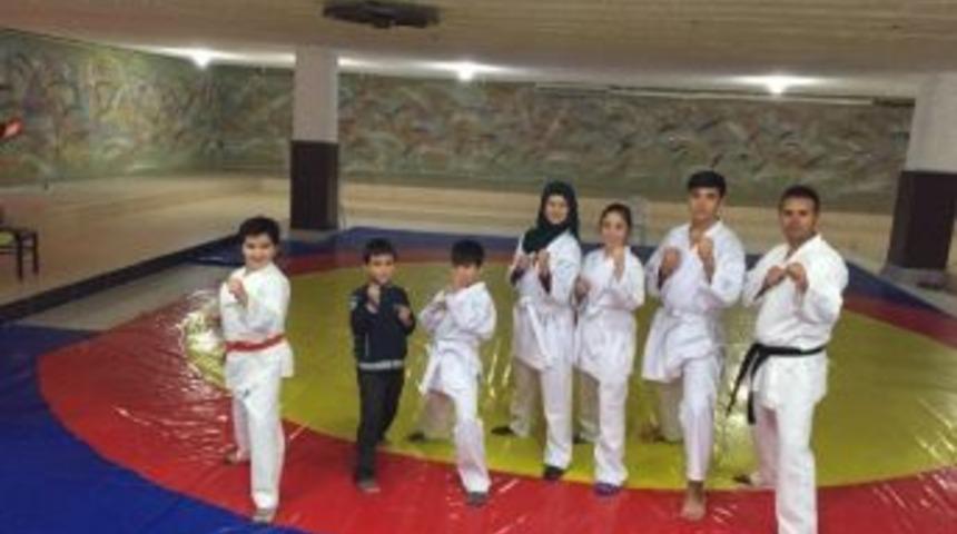 Karate Kursu İlgi G&ouml;r&uuml;yor