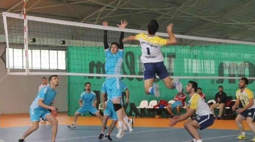 Harran &Uuml;niversitesi, &Uuml;niversitelerarası Voleybolda 1. Lige &Ccedil;ıktı