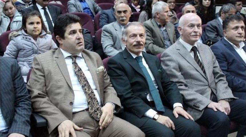 Başkan Aydıner,&nbsp;2 Bin&nbsp;500&nbsp;liseliye&nbsp;satran&ccedil; Takımı&nbsp;hediye Etti