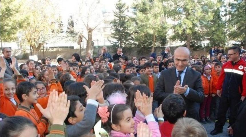 İmkb &Ouml;ğrencilerine &ldquo;yaşama Yol Ver&rdquo; Projesinin Tanıtımı Yapıldı