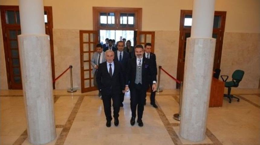 Eski Bakan Kılı&ccedil;&rsquo;tan, Vali Kam&ccedil;ı&rsquo;yı Ziyaret Etti