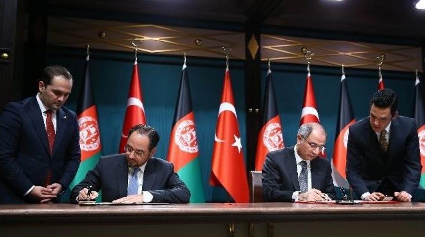 T&uuml;rkiye İle Afganistan Arasında G&uuml;venlik İşbirliği Anlaşması İmzalandı