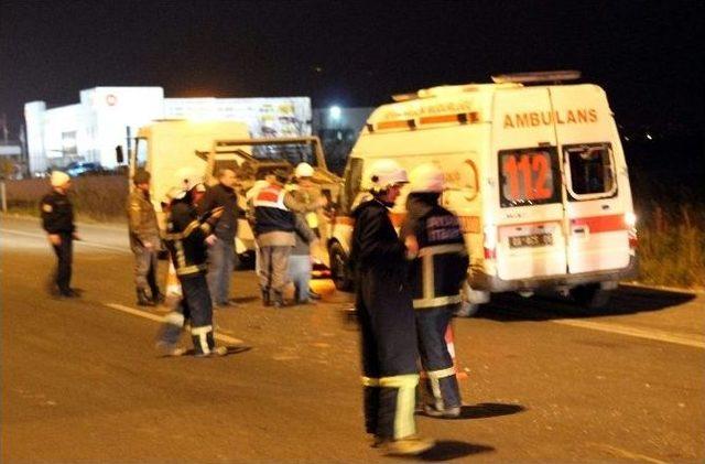 Hasta Taşıyan Ambulans Takla Attı: 5 Yaralı