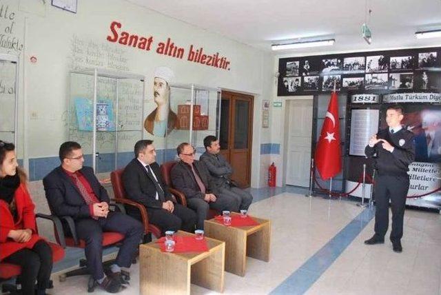 İşaret Dili Kursiyerleri Sertifikalarını Aldı