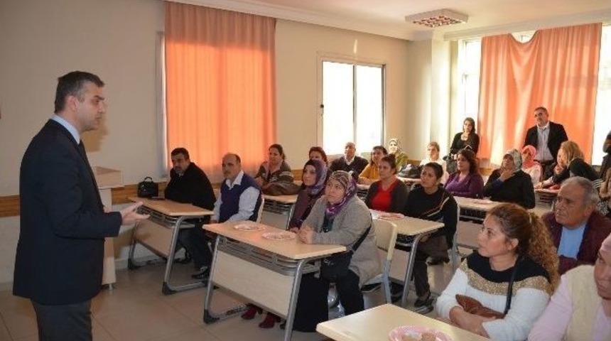 &Ouml;ğrenciler, Velilere Meşe Palamudu Tohumu Dağıttı