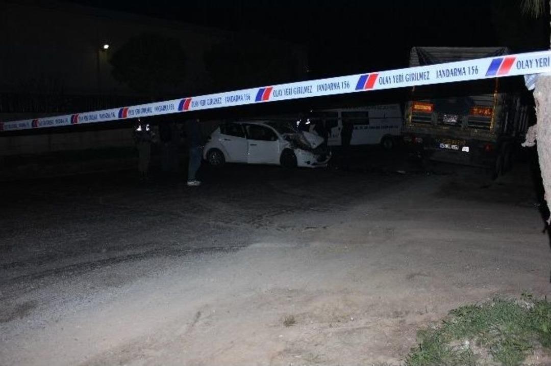 &Uuml;niversite &Ouml;ğrencileri Kaza Yaptı: 2 &Ouml;l&uuml;, 3 Yaralı