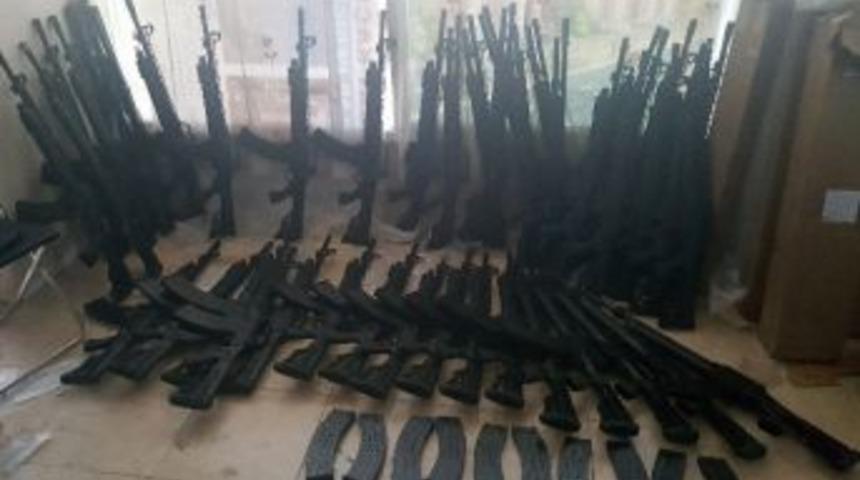 İzmir&rsquo;e Kargoyla Cephanelik Getirmişler