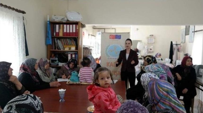 Kadın Danışma Merkezi, Eğitimlerini Sürdürüyor