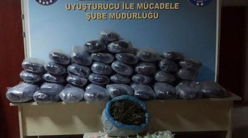 İzmir Polisi Uyuşturucu Tacirlerine G&ouml;z A&ccedil;tırmadı