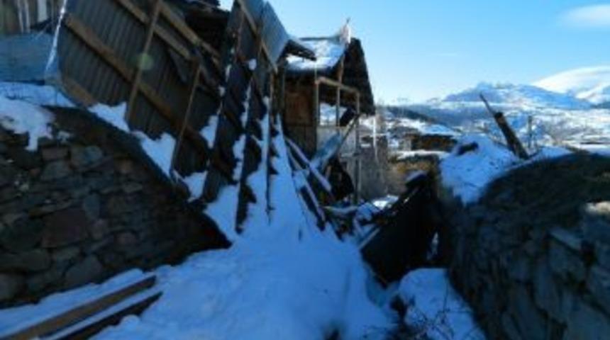 Posof&rsquo;ta Fırtınanın Kalıntıları Duruyor