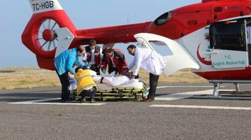 G&ouml;k&ccedil;eada&rsquo;dan Helikopter Ambulansla Acil Hasta Nakli