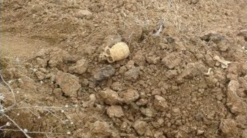 Yol Kenarında Bulunan İnsan İskeleti Kriminal Laboratuvarına G&ouml;nderildi