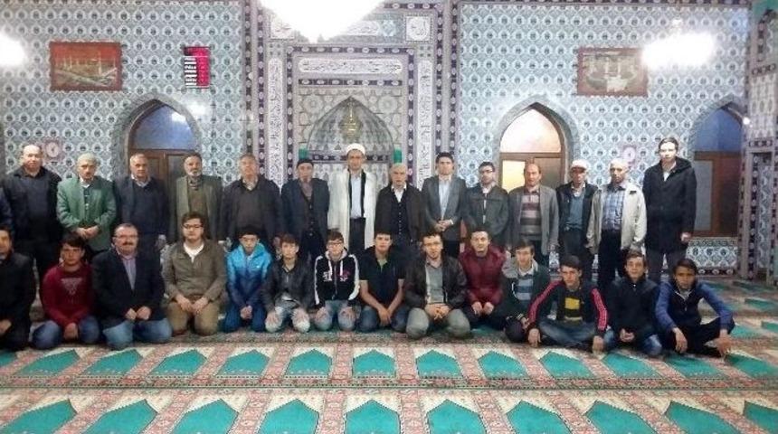 Gediz Anadolu İmam Hatip Lisesi&rsquo;nden &lsquo;namazda Buluşuyoruz&rsquo; Etkinliği