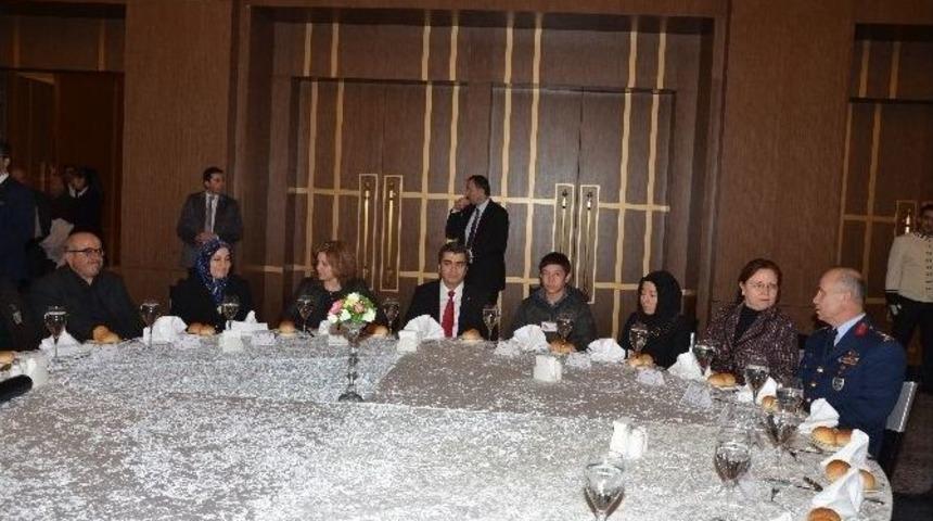 Kayseri&rsquo;de 14 Şehit Ailesine Daire Hediye Edildi