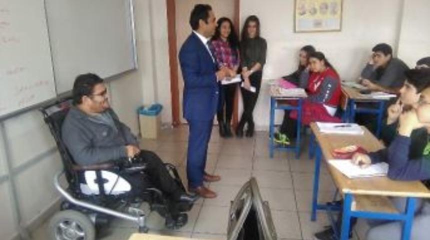 Bedensel Engelliler Dernek Başkanı Engellilerin Sorunlarını &Ouml;ğrencilere Anlattı