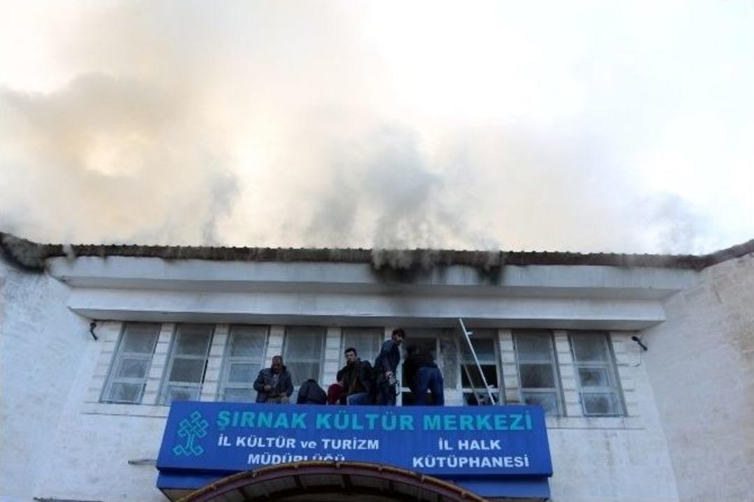 Şırnak&rsquo;ta K&uuml;lt&uuml;r Merkezi&rsquo;ne Saldırı