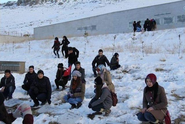 Oltu Anadolu Lisesi Ecdadına Yürüdü