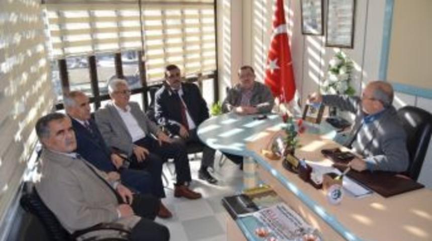 Kula İl&ccedil;e Milli Eğitim M&uuml;d&uuml;r&uuml; &Ccedil;arpan&rsquo;dan Başkan Yiğen&rsquo;e Ziyaret