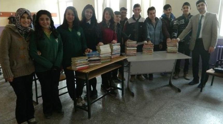 Kula Anadolu Lisesi&rsquo;nden Ortaokula Kitap Desteği
