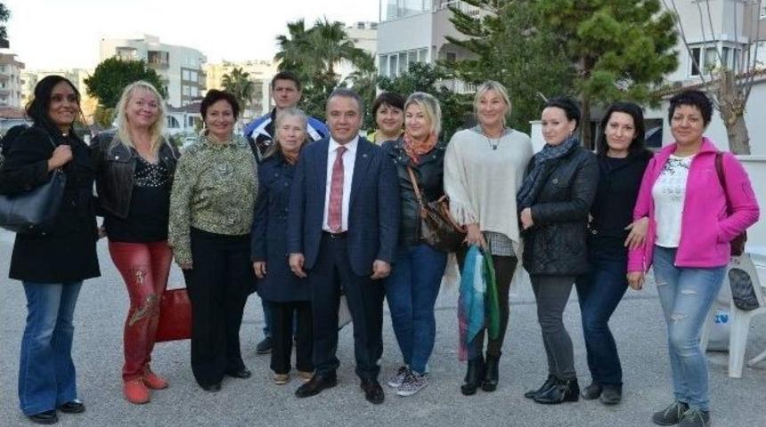 Başkan B&ouml;cek, Rus Televizyonuna Antalya&rsquo;daki Rus Vatandaşlarını Anlattı