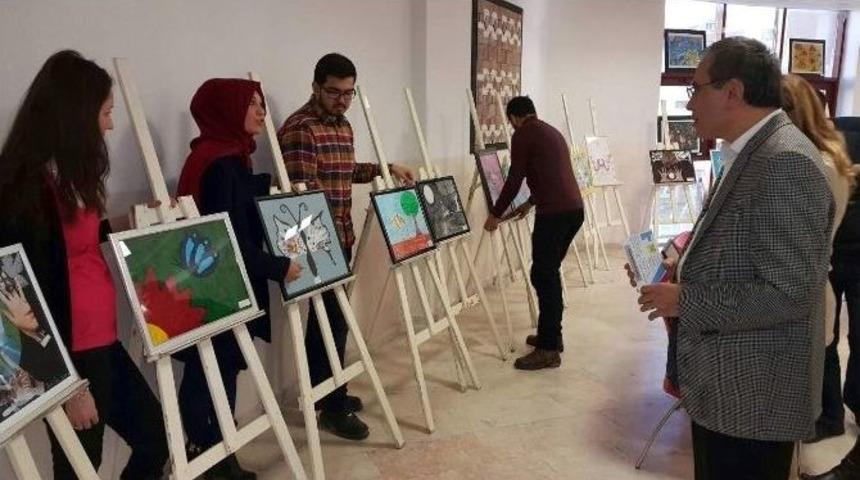 &Ouml;ğretmen Adaylarından G&ouml;z Kamaştıran Sergi