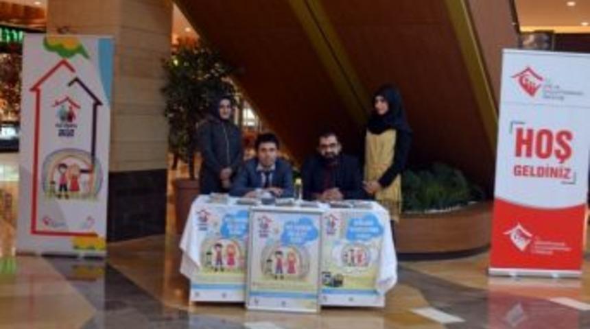 Piazza, Herkesi Koruyucu Aile Olmaya &Ccedil;ağırıyor