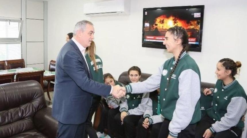 Şampiyonlardan Başkan Aydın&rsquo;a Teşekk&uuml;r Ziyareti