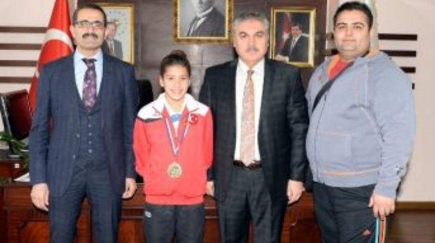 Uşak’ın Gururu Aysun, Balkan Şampiyonu Oldu