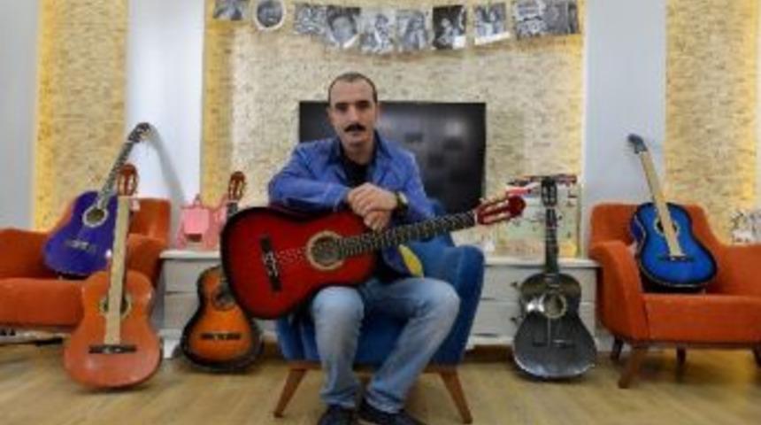 Batmanlı &Ouml;ğrencilere Antalya&rsquo;dan Gitar G&ouml;nderildi