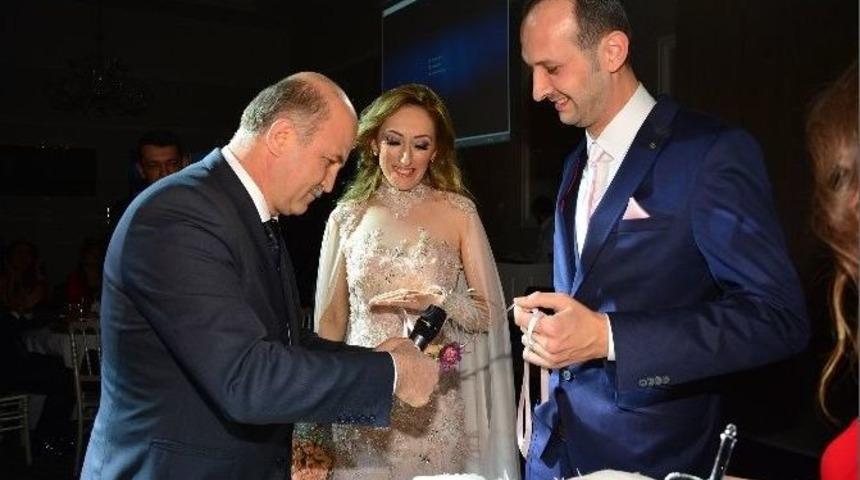 Yoğurt&ccedil;u Ve Sevin&ccedil; &Ccedil;iftinin Mutlu G&uuml;n&uuml;