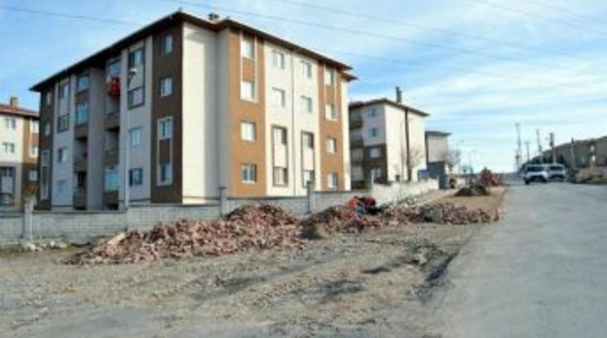 Toki 4. Etapta Kaldırım &Ccedil;alışması