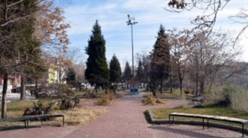 Osmanlı Parkı Işıklandırıldı