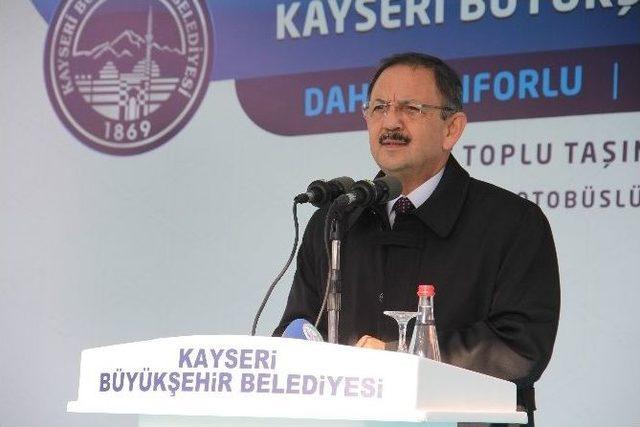 Kayseri’de Topluma Taşıma İçin Alınan 50 Otobüslük Yeni Filonun 24 Araçlık İlk Parti Teslim Töreni Yapıldı